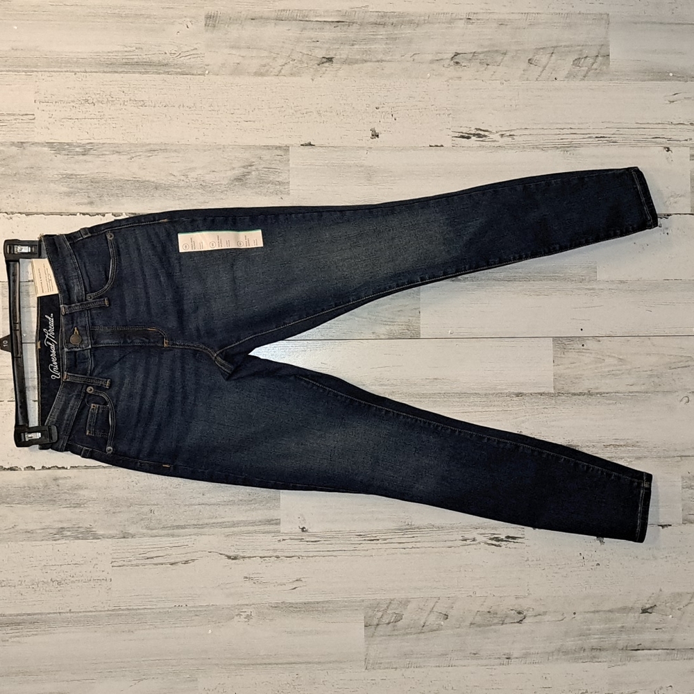0903 Universal Thread High Rise Skinny Jeans